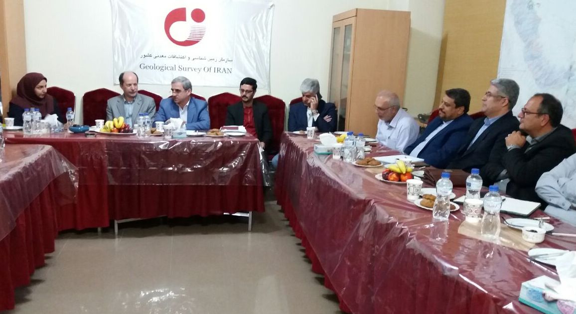 نشست شو...